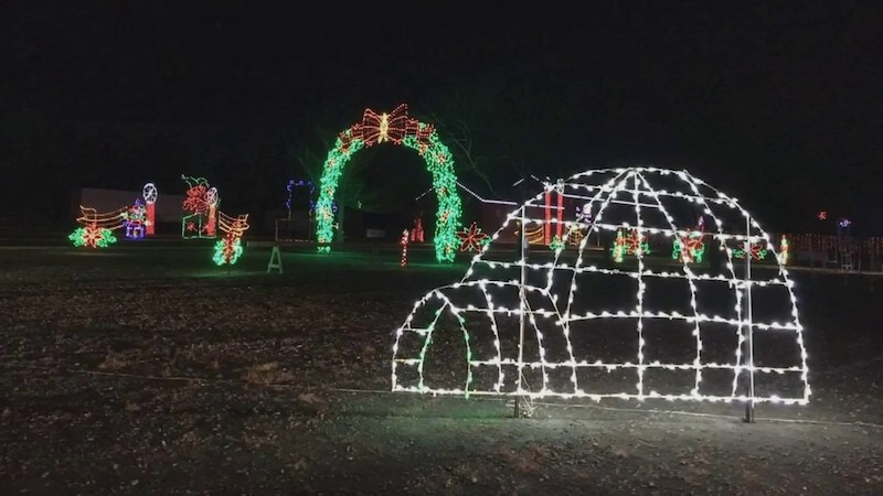Skyland Christmas Show and Igloo