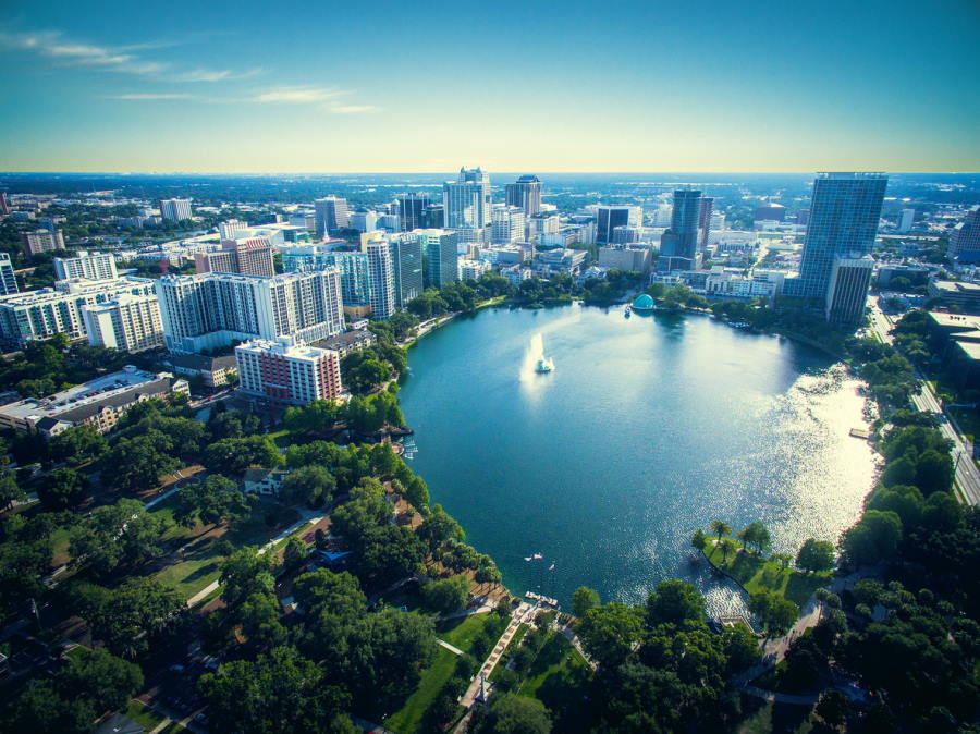 image of Lake Eola Park, Orlando Florida