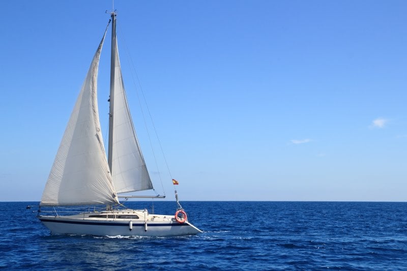 Photo of a charter fishing sailboat down the jersey shore